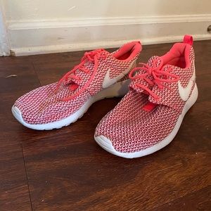 Pink Nike Casual Tennis Shoes!